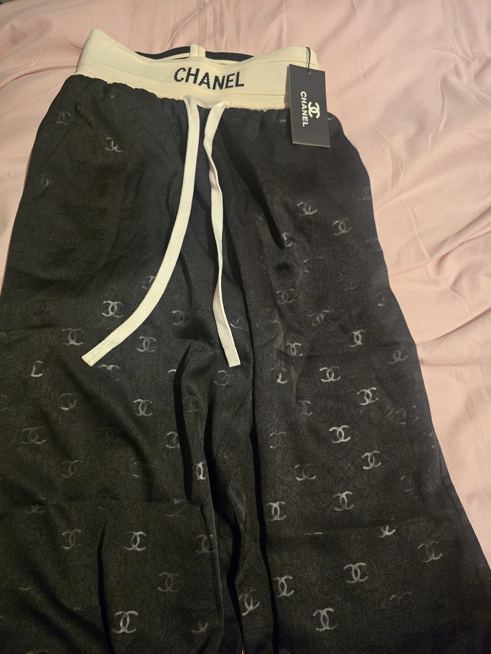 Chanel Women Black Logo Wide-Leg Lounge Pants with Cream Waistband - Picture 3 of 10
